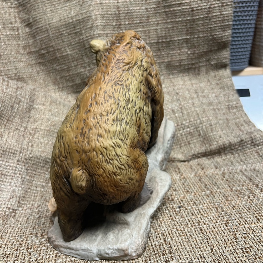 Bear Sculpture with Fish - Brown and Gray - Picture 2 of 6
